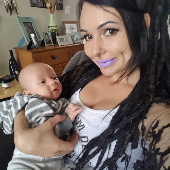 Meet your Posher, Chelsey - Picture 2 of 4